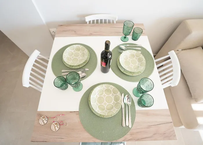 Rose & Dennis Luxury 니키아나