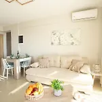 Rose & Dennis Luxury Νικιάνα